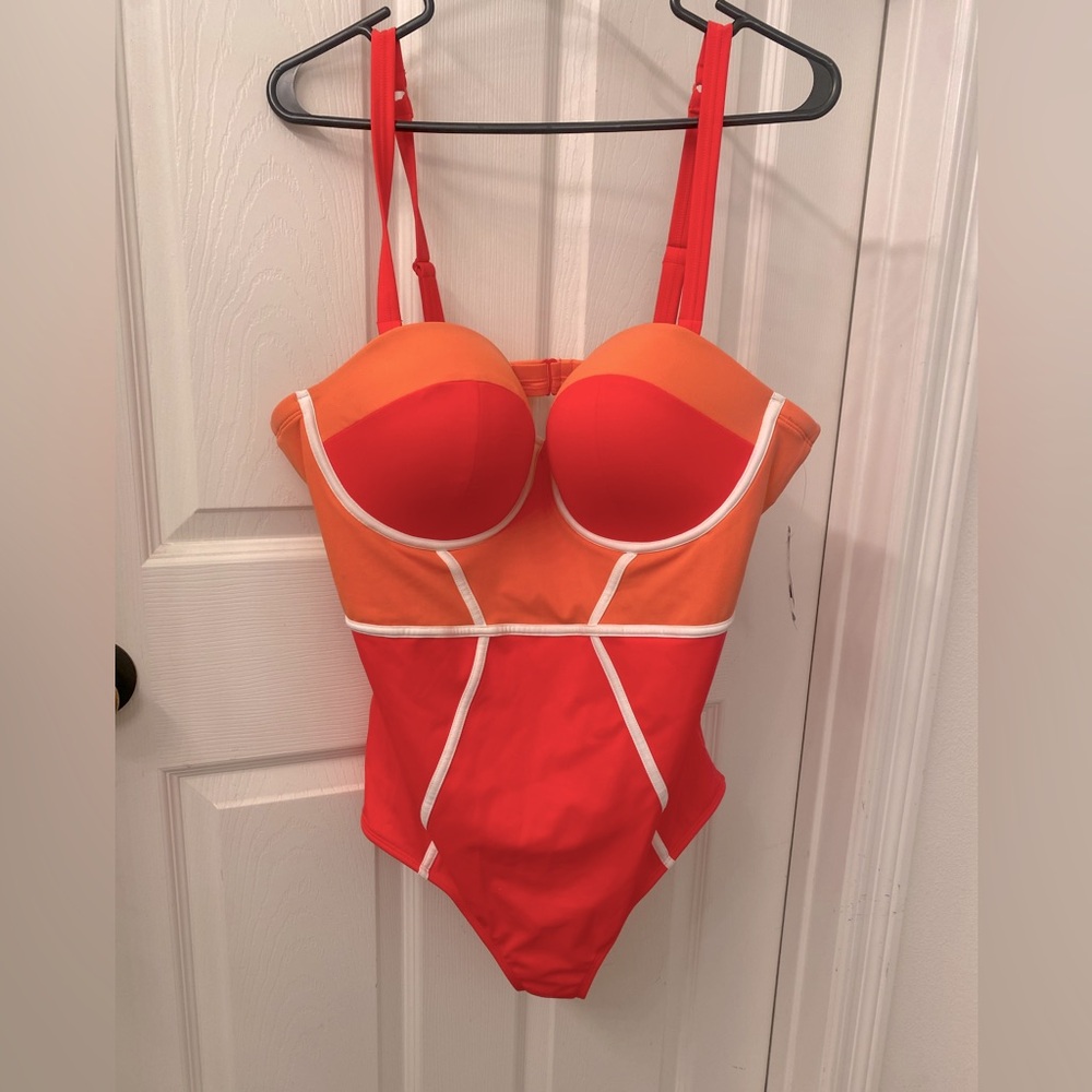 Torrid swimsuit size 2-DD /F